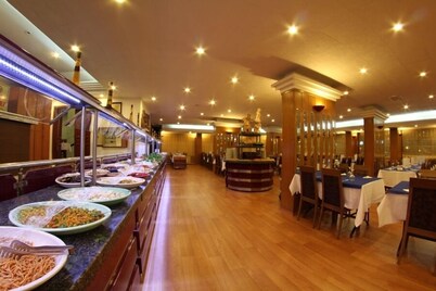 Altinoz Hotel