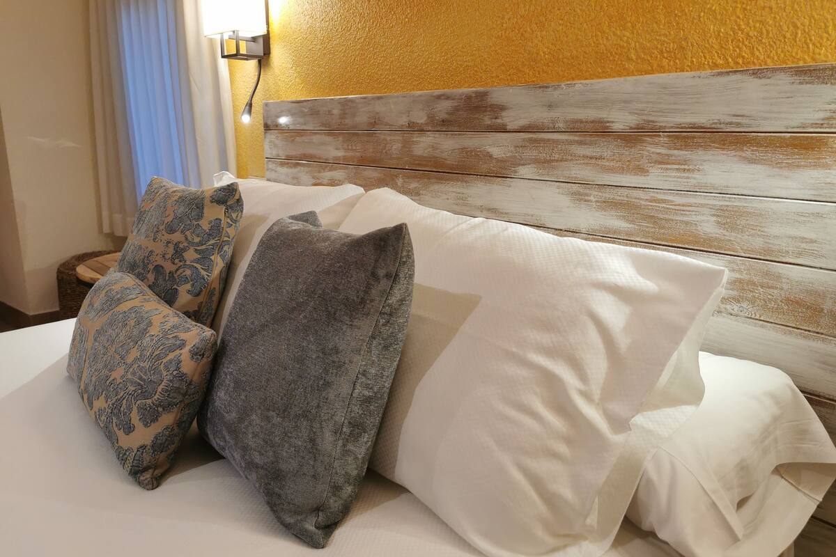 double or twin room (sant joan) | down duvets, minibar, in-room safe, desk