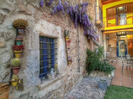 Exterior. Hotel Sant Joan