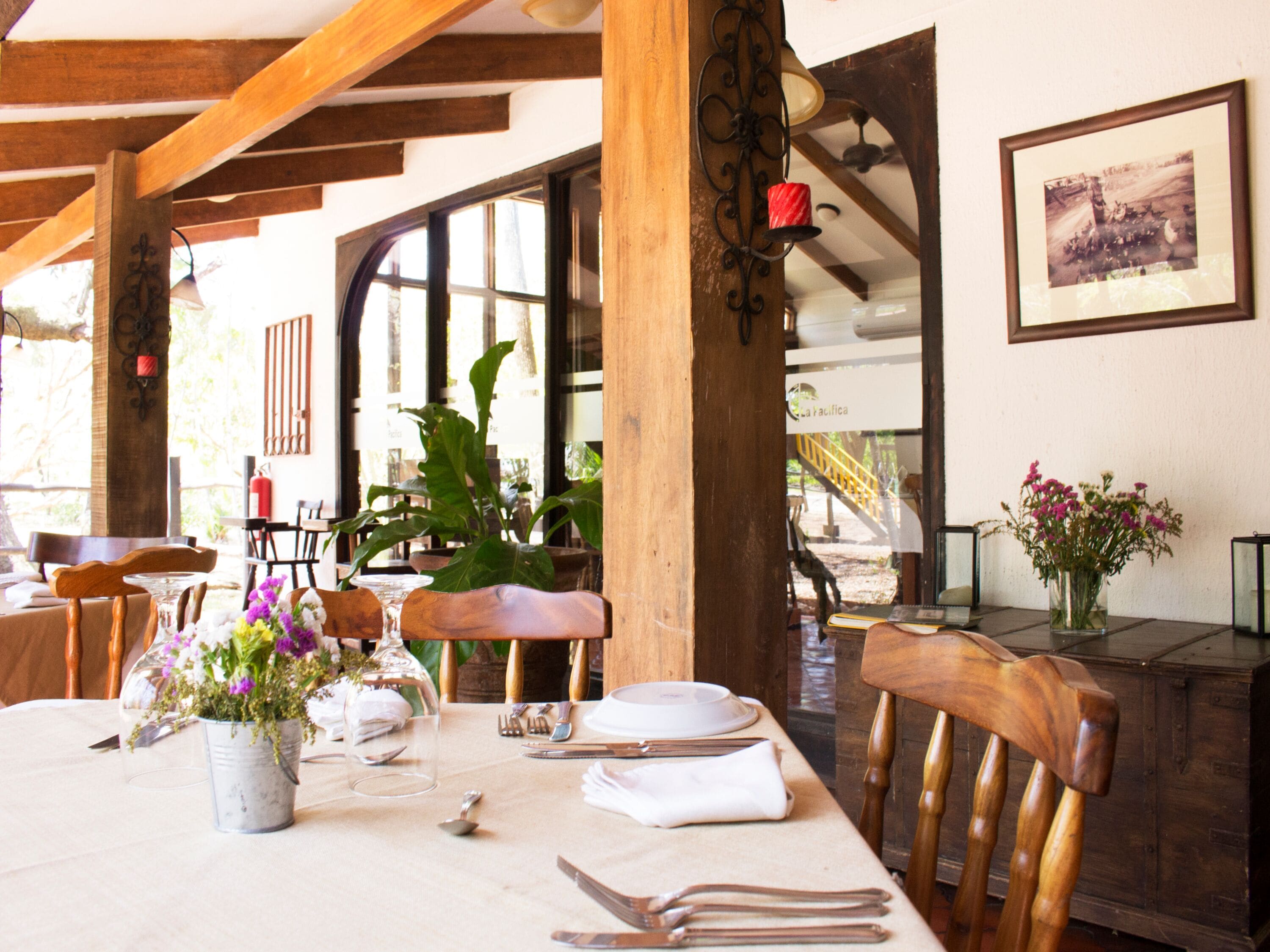 breakfast, lunch, dinner served; regional cuisine, garden views