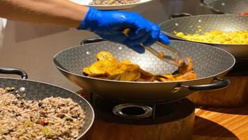 Petit déjeuner préparé sur commande (5000 CRC par personne)