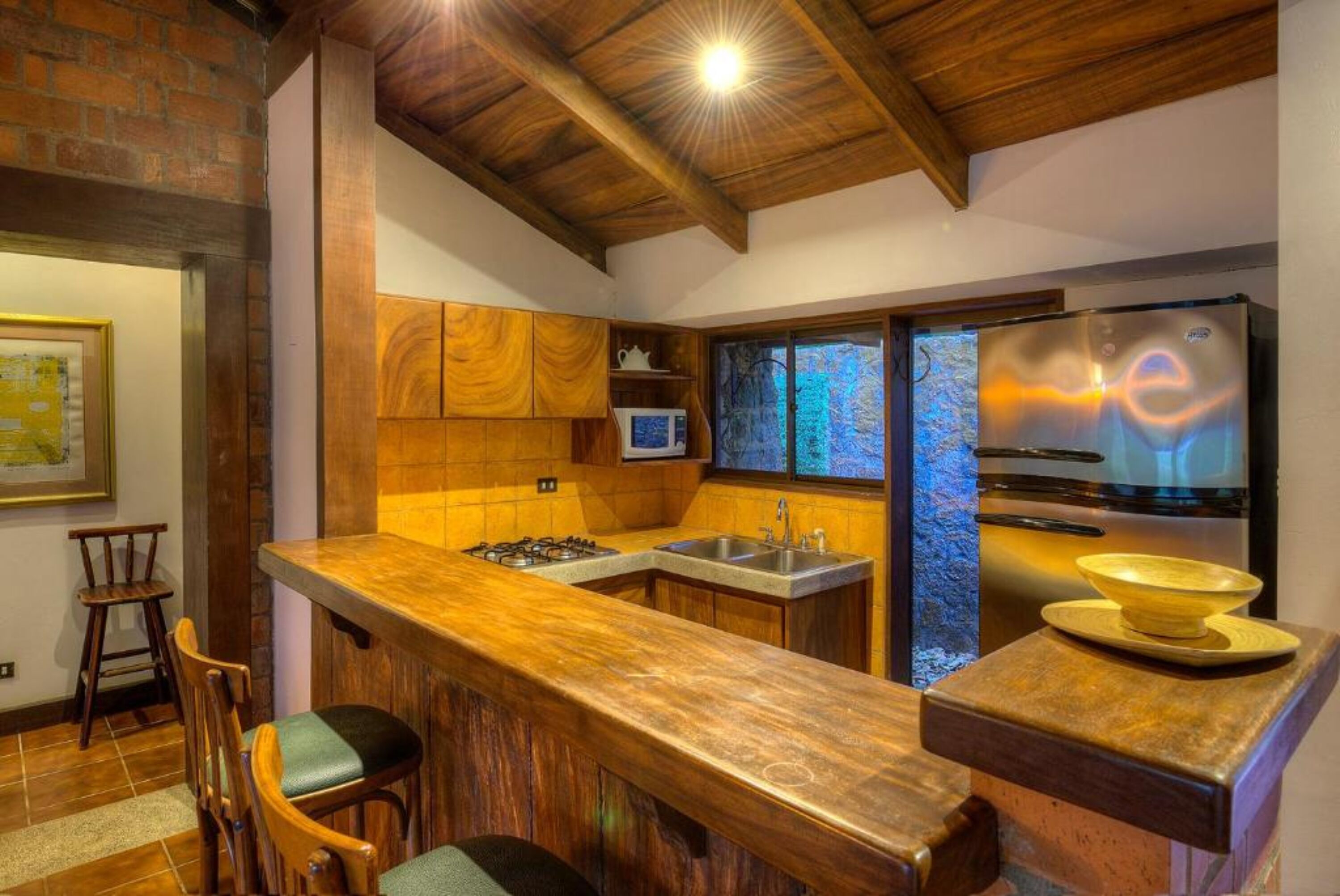 suite | private kitchen | cookware/dishes/utensils