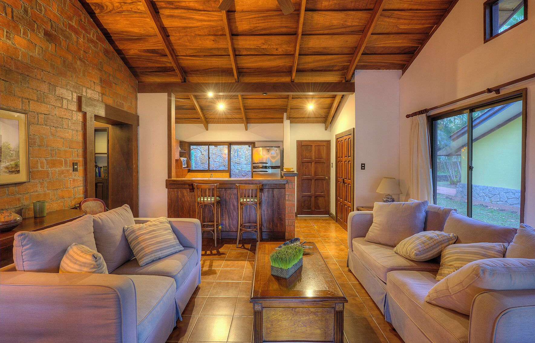 Sviitti | Yksityinen keittiö | Keittoastiat/astiat/ruokailuvälineet