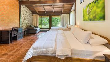 Suite | 1 bedroom, hypo-allergenic bedding, individually furnished, desk