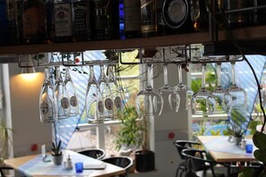 酒吧（店内）