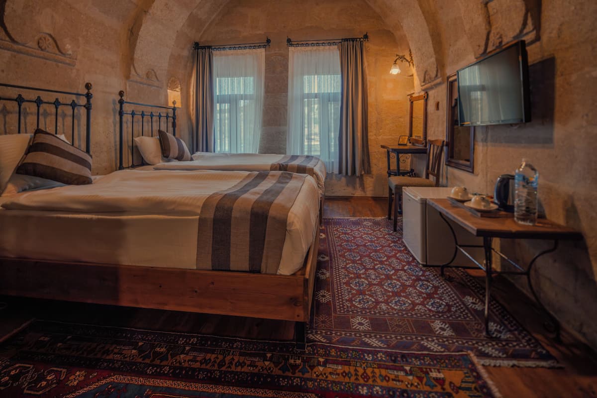 Twin Room | 1 bedroom, in-room safe, iron/ironing board, free WiFi