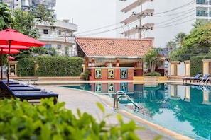 Piscine extérieure