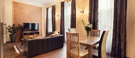 Deluxe Apartment, Sauna (private sauna) | Living room