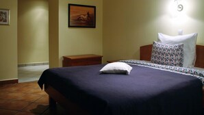 Desk, iron/ironing board (on request), rollaway beds (surcharge) - Lorenzo (Krakow)