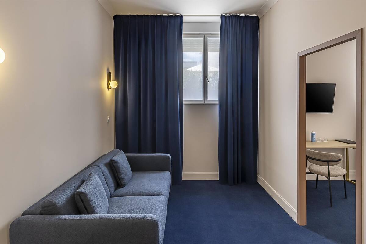 in-room safe, desk, soundproofing, iron/ironing board