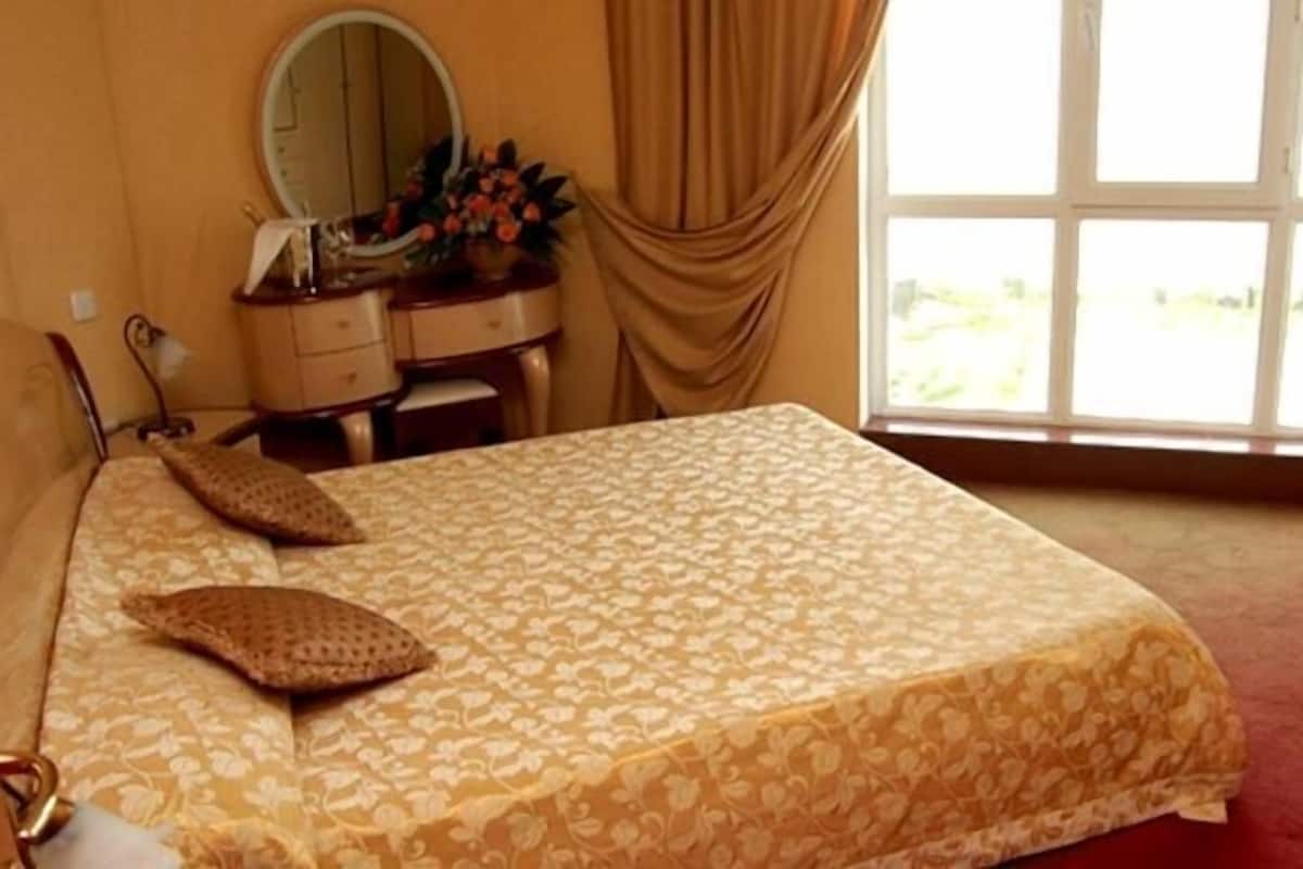 Appartement, 2 slaapkamers | Een minibar, verduisterende gordijnen, een strijkplank/strijkijzer