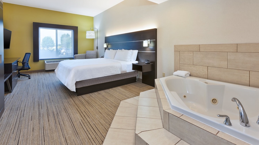 Holiday Inn Express Hotel & Suites Cleveland - Richfield by IHG