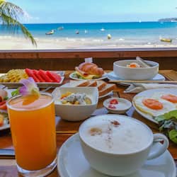 Daily continental breakfast (THB 350 per person)