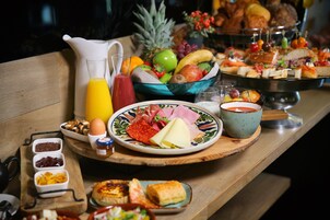 Daily buffet breakfast (EUR 20.5 per person)