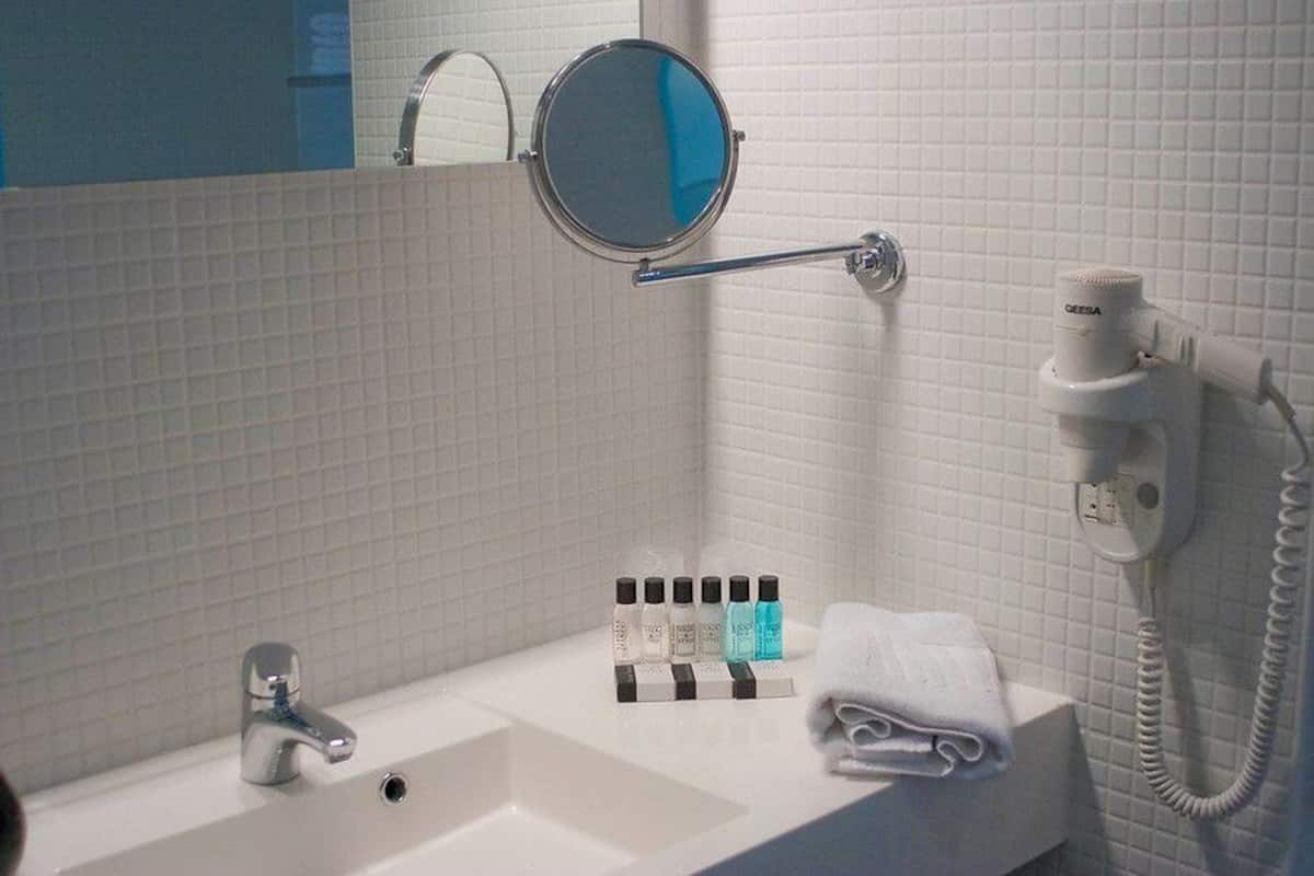 1 bedroom, in-room safe, desk, laptop workspace