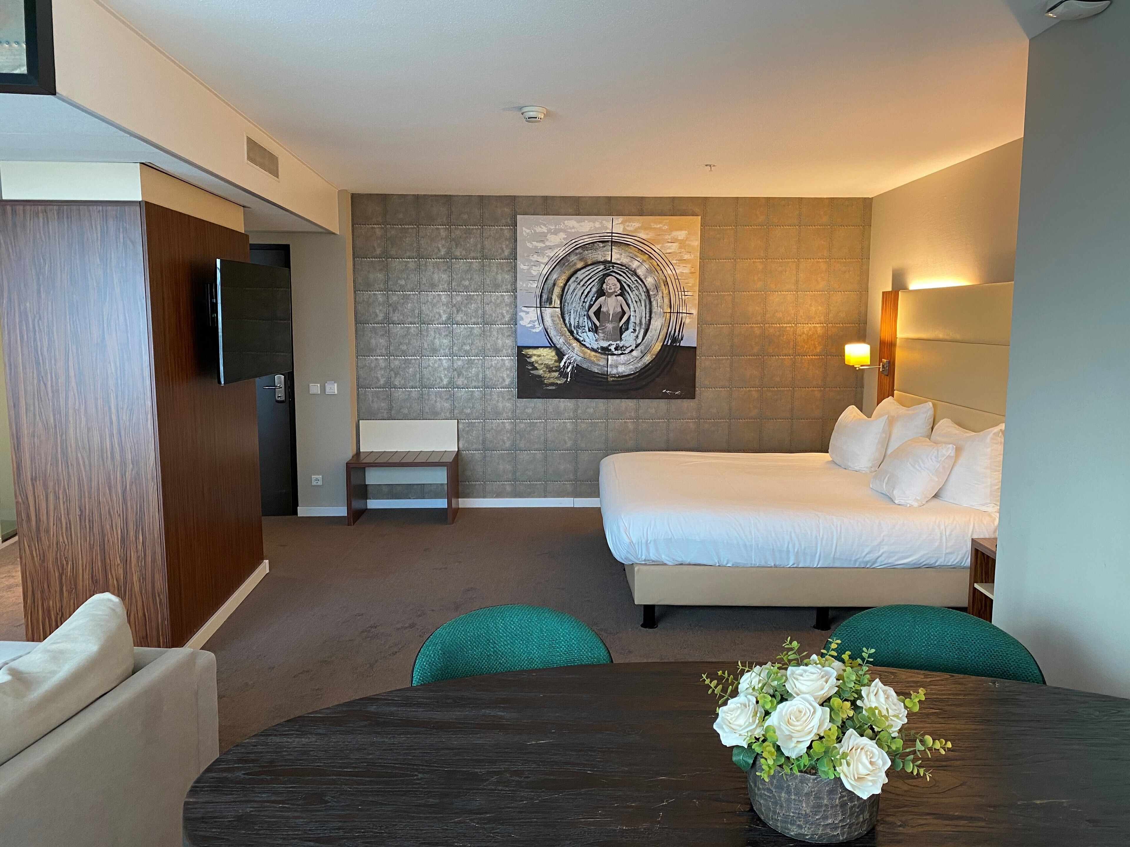 junior suite | 1 bedroom, in-room safe, desk, laptop workspace
