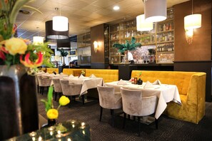 Café da manhã, almoço e jantar
