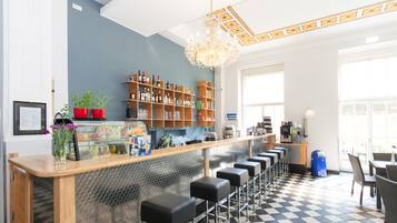 Bar (in der Unterkunft)