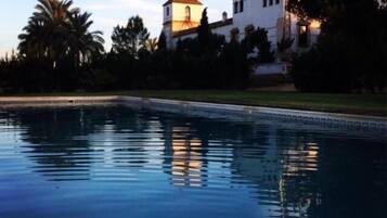 Outdoor pool, pool loungers