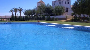 Outdoor pool, pool loungers