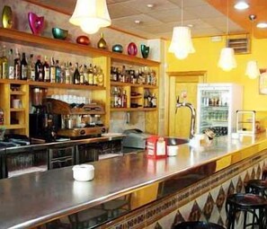 Bar (en el alojamiento)