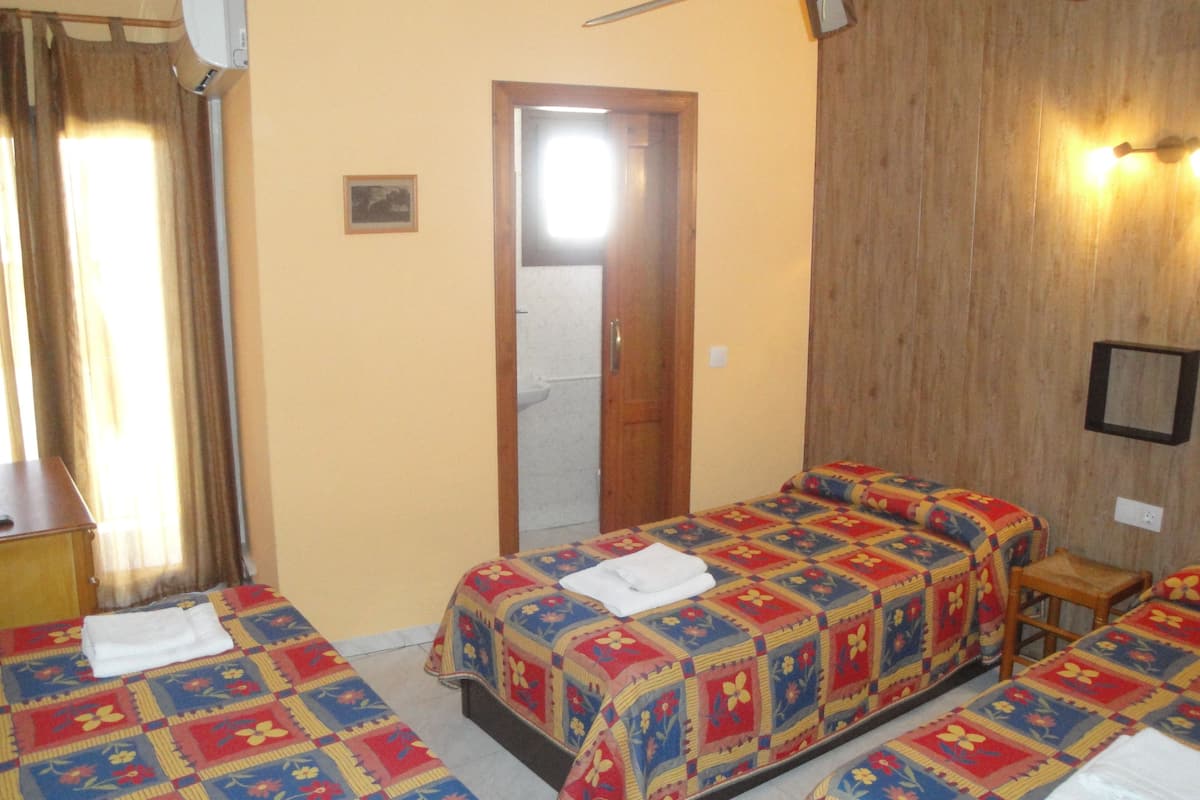 Triple Room | WiFi (free)