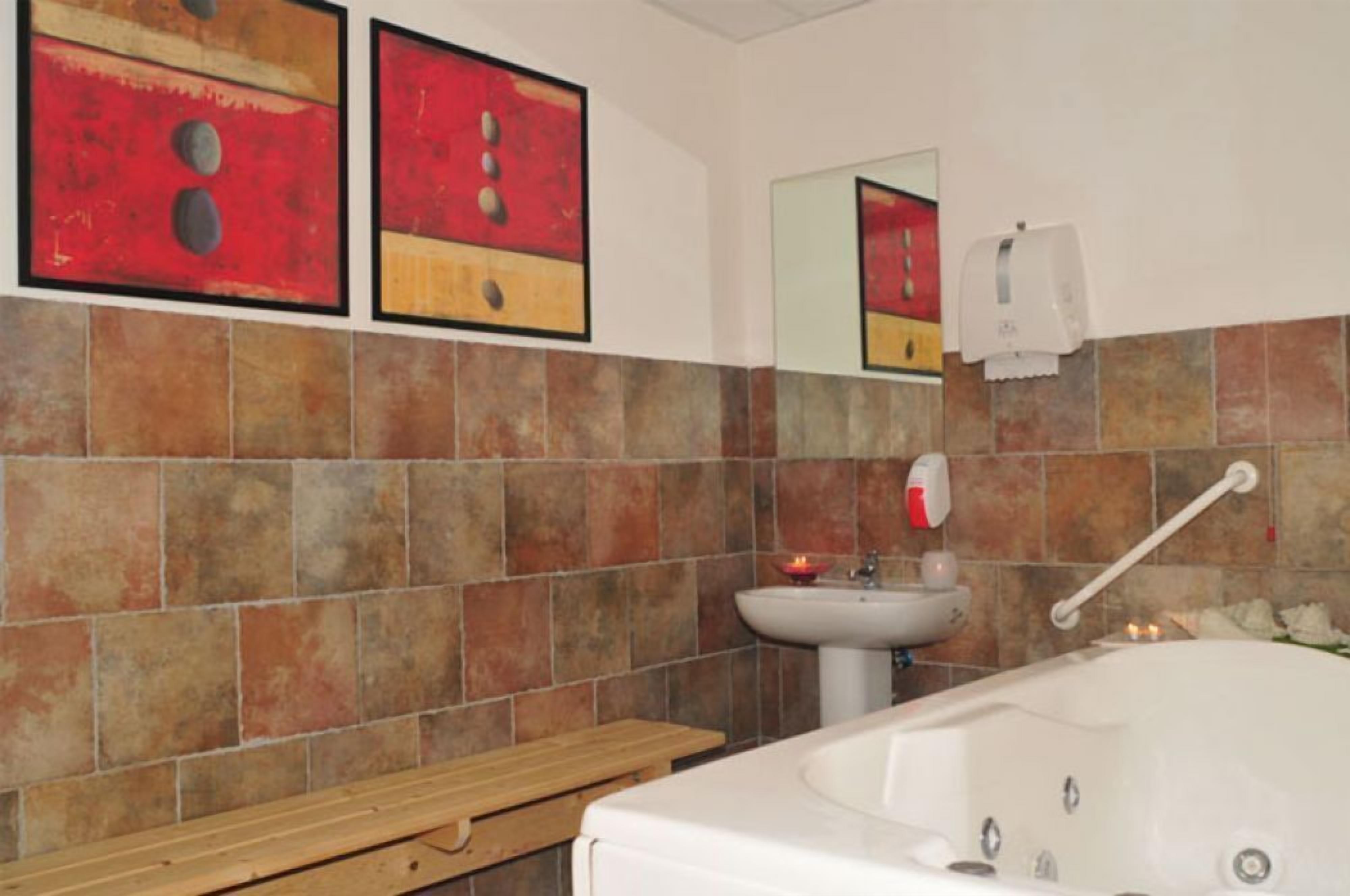 bathroom | shower, free toiletries, hair dryer, towels