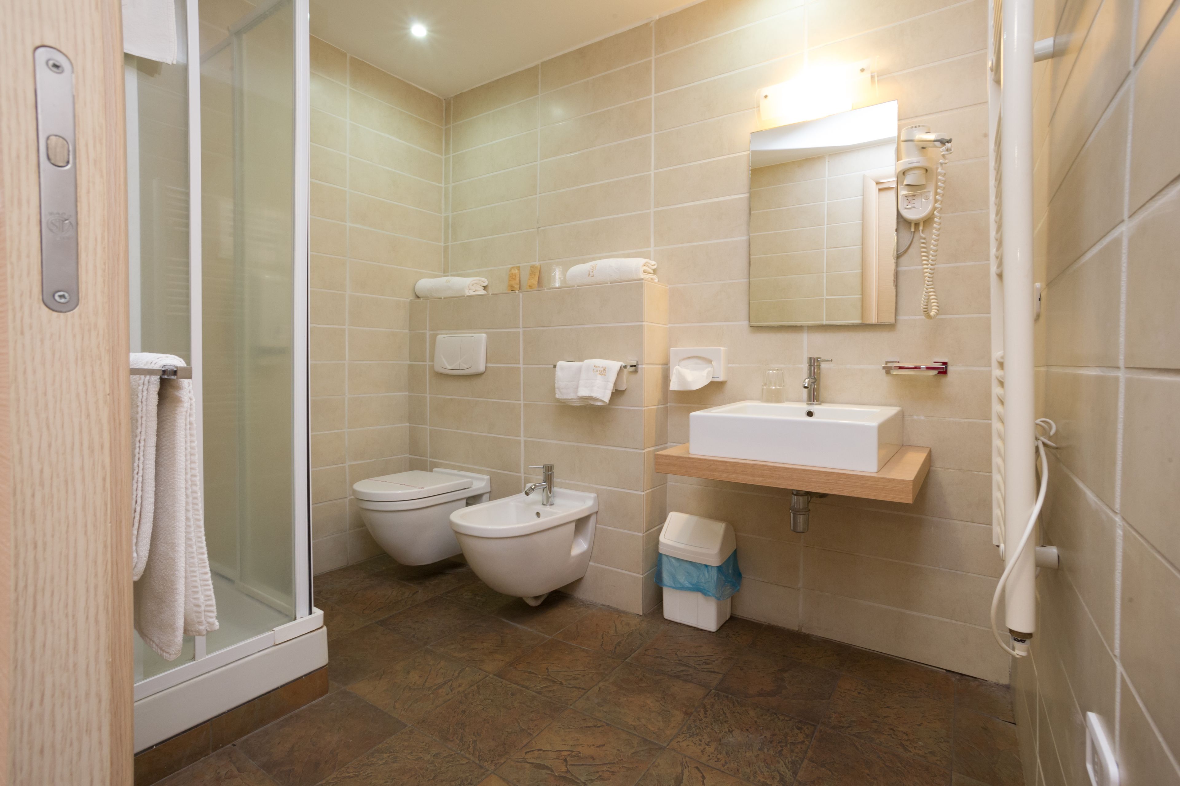 double room | bathroom | shower, free toiletries, hair dryer, towels