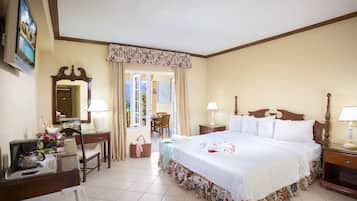 Standard Room, 1 King Bed, Garden View