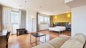 Memory-foam beds, minibar, desk, free WiFi