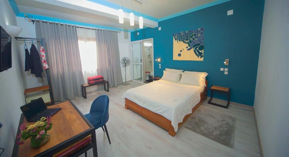 经典双人房 | 特色装修、特色家居、办公桌、笔记本电脑工作区