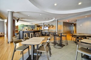Café da manhã continental grátis todos os dias