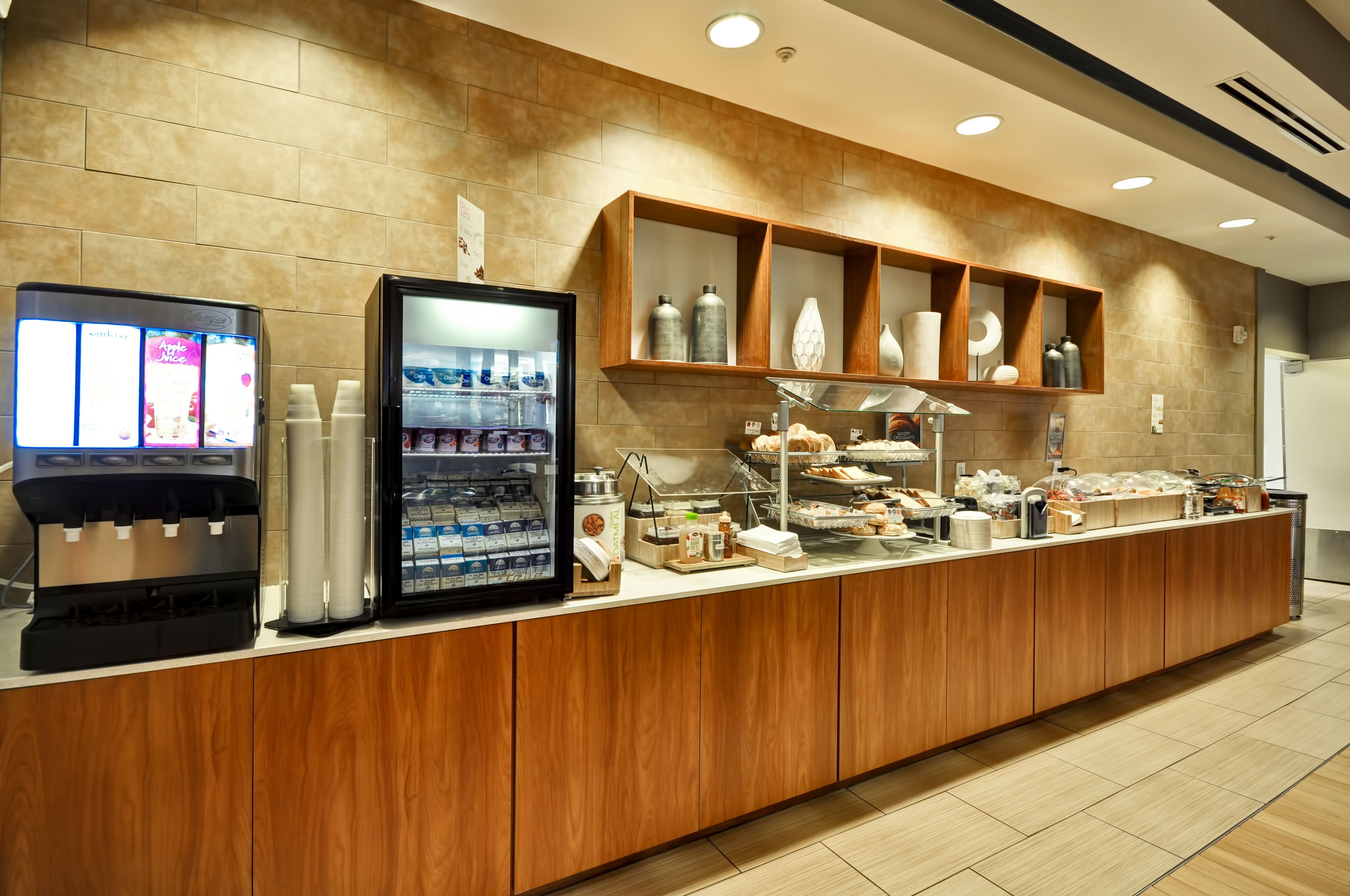 free daily continental breakfast