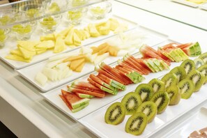 Desayuno buffet diario (EUR 19 por persona)
