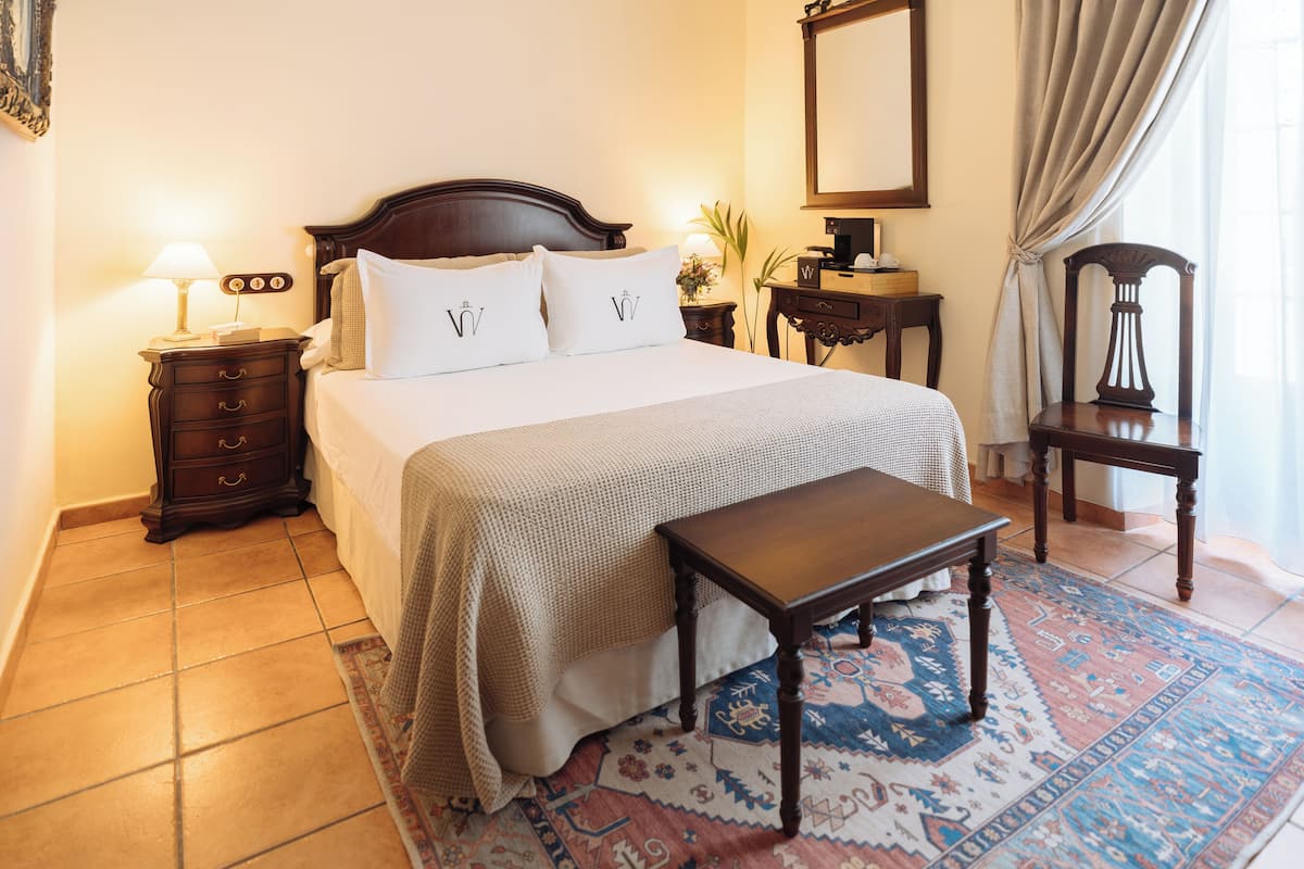 1 bedroom, minibar, iron/ironing board, free WiFi
