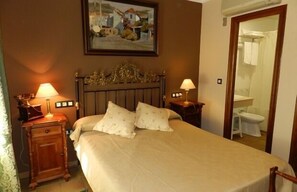 1 chambre, minibar, coffres-forts dans les chambres, bureau