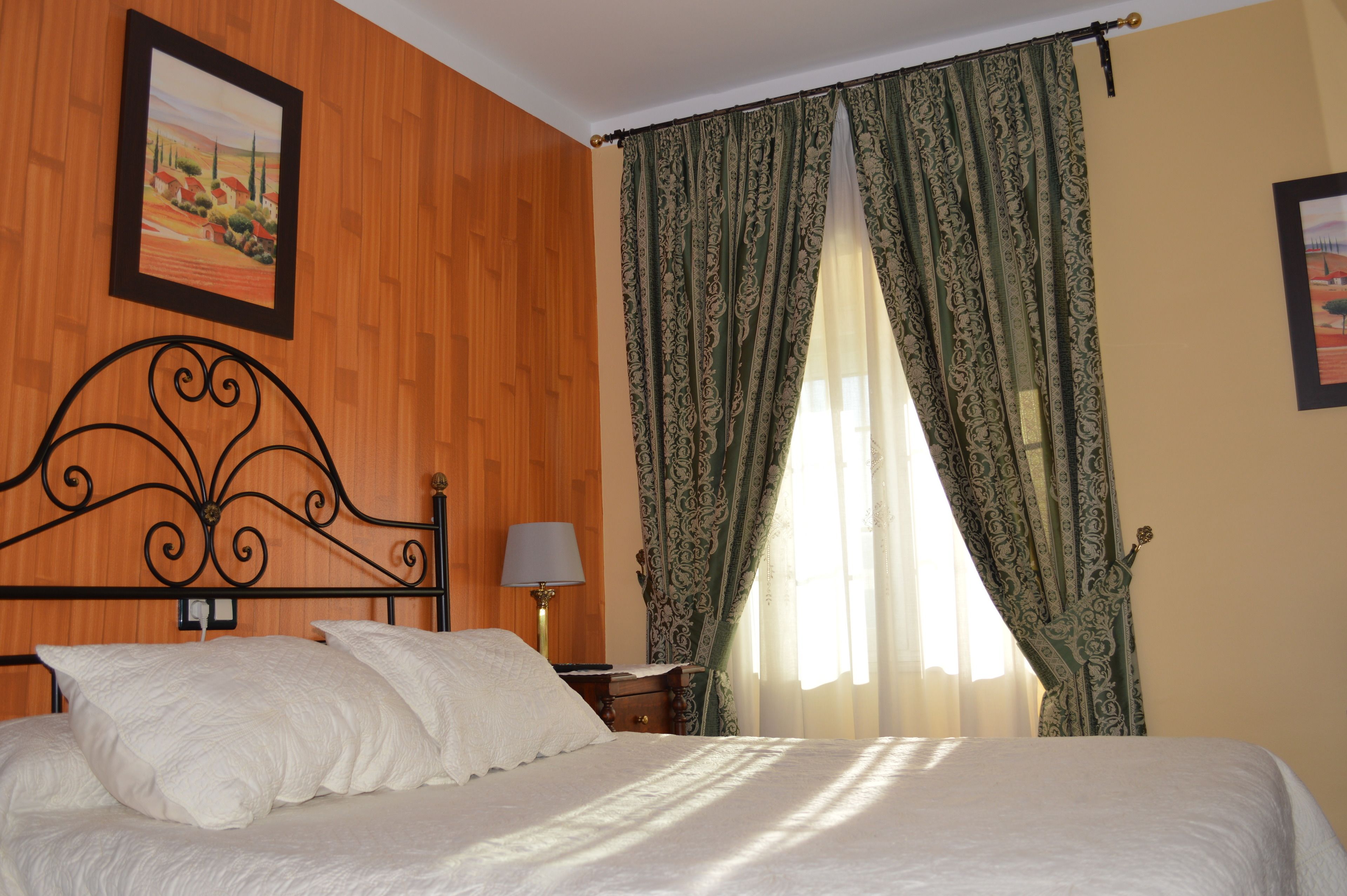 Habitació doble | 1 dormitori, minibar, caixa forta a l'habitació i escriptori 