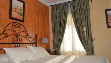 Habitació doble | 1 dormitori, minibar, caixa forta a l'habitació i escriptori