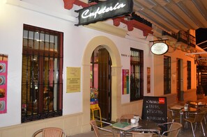 Breakfast, lunch, dinner served; Spanish cuisine, alfresco dining  - Hotel Plaza de Toros (Ronda)