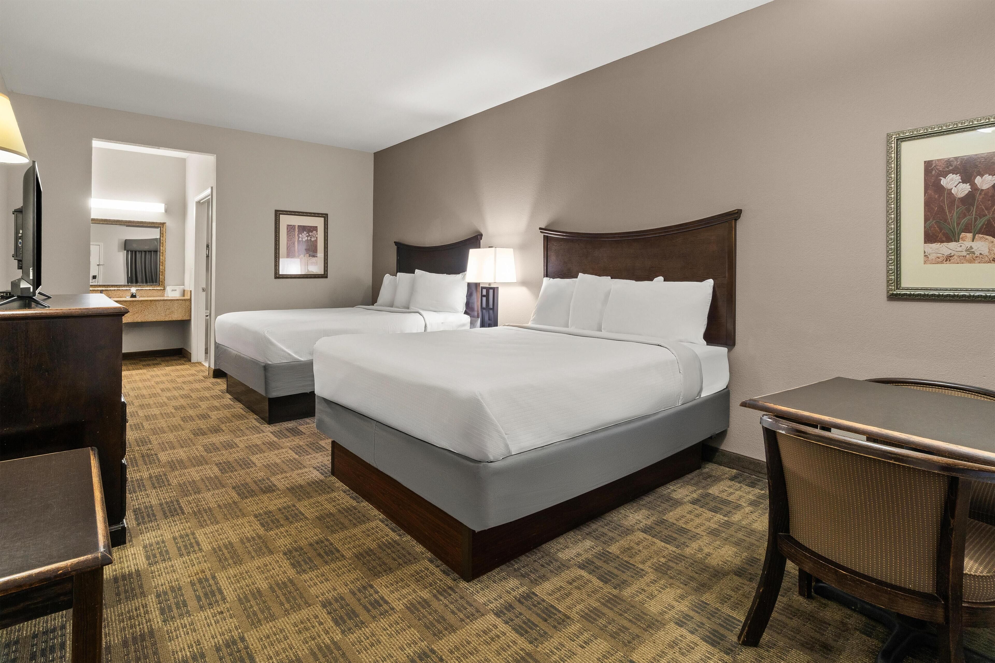 Blendingsgardiner, strykejern/-brett, wi-fi (inkludert) og sengetøy