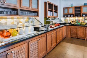 Free daily buffet breakfast