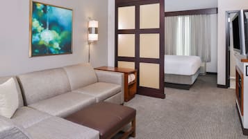 Ropa de cama de alta calidad, minibar, escritorio