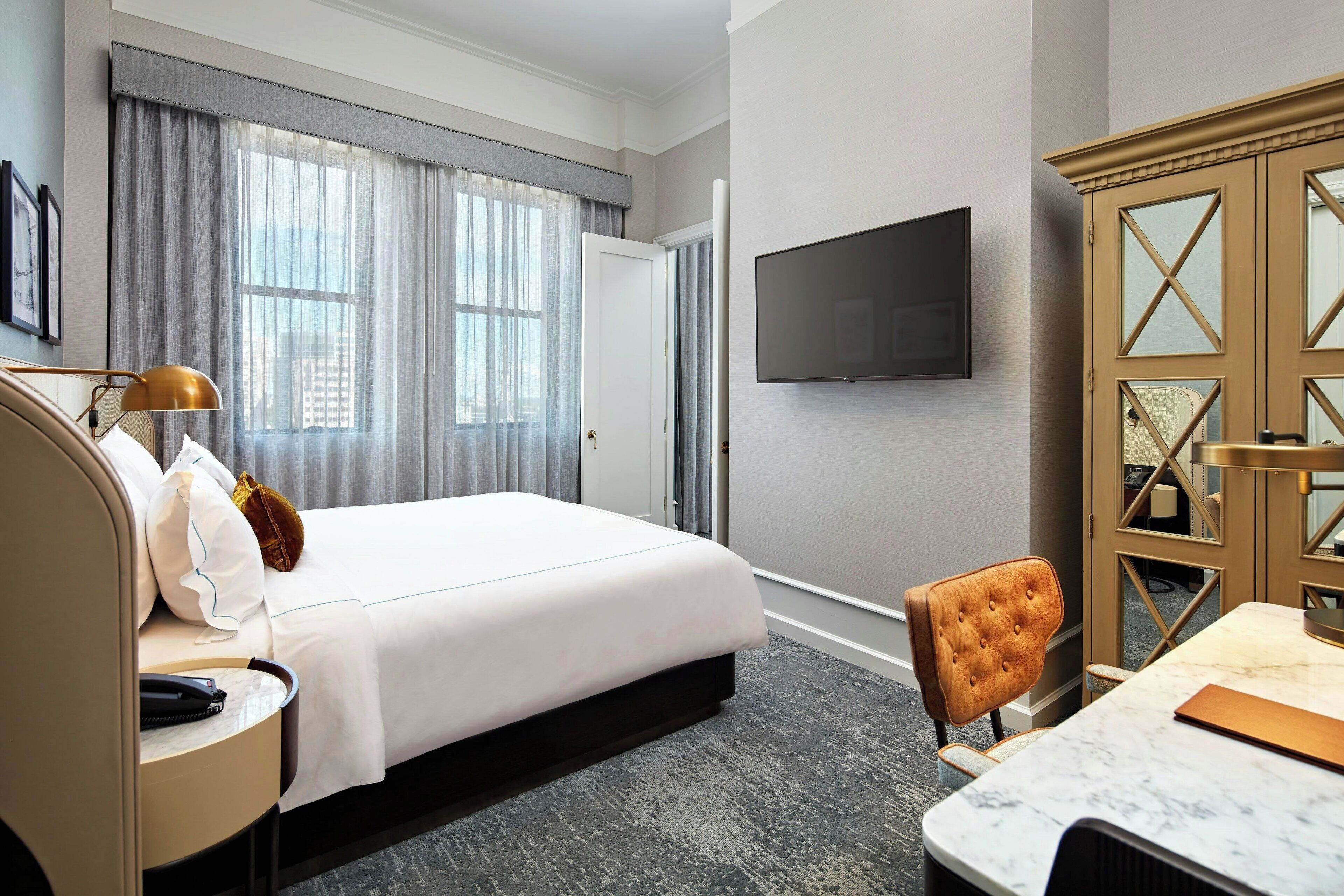 suite, 1 bedroom | premium bedding, pillow-top beds, in-room safe, desk