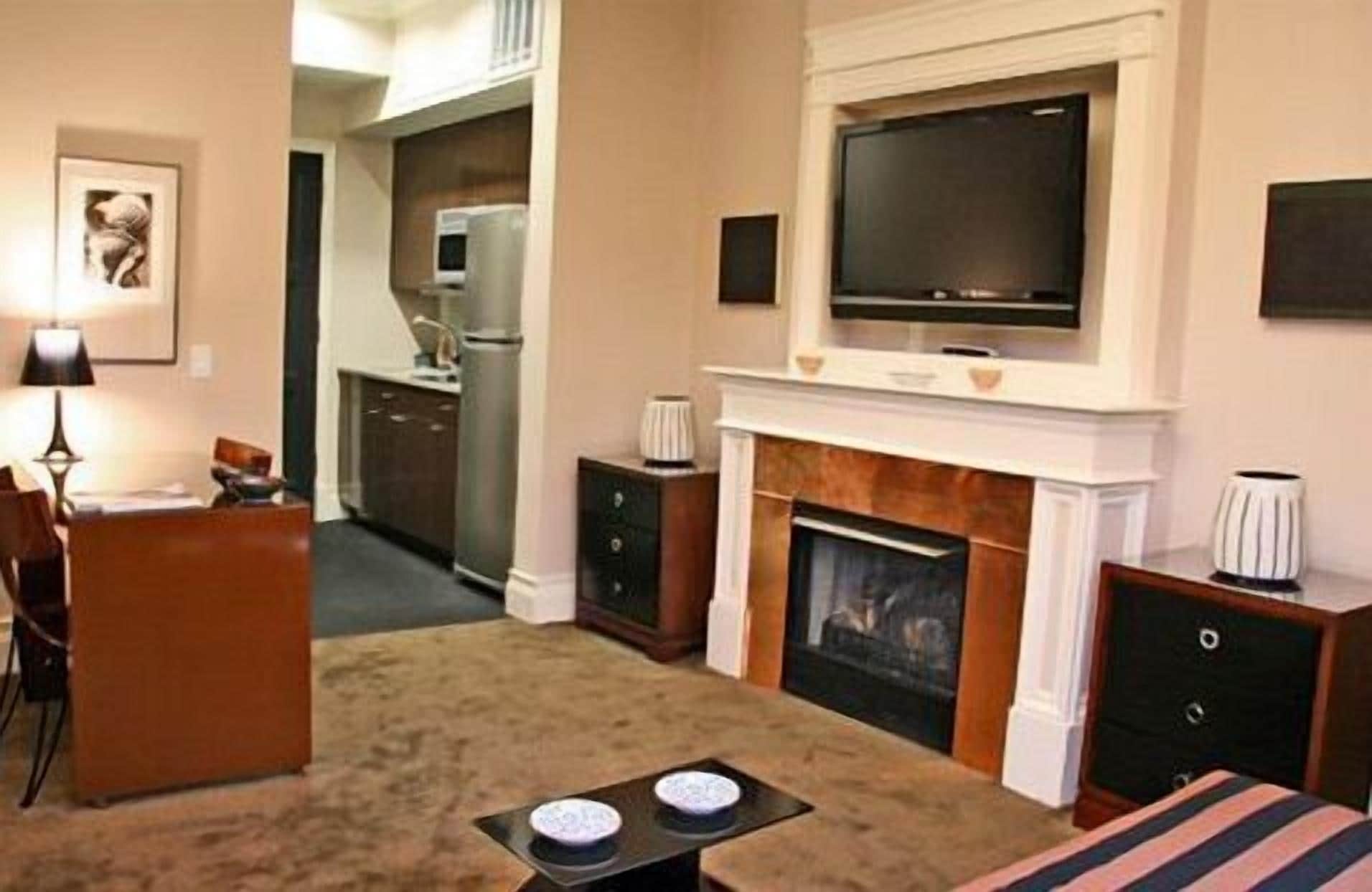 42-inch tv with cable channels