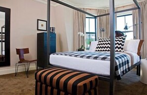 Frette Italian sheets, premium bedding, in-room safe, desk - The Inn At St Botolph (Boston)