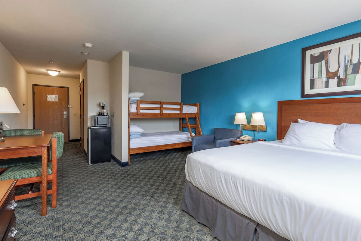 Blackout curtains, iron/ironing board, free WiFi, bed sheets