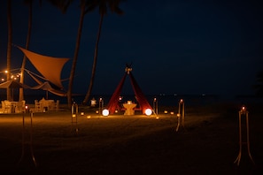 5 restaurants; breakfast, lunch and dinner served  - Nirwana Beach Club (Bintan)