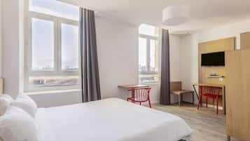 1 bedroom, desk, blackout curtains, soundproofing