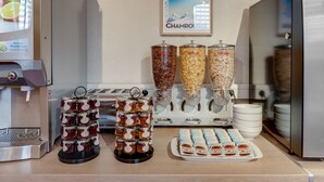 Frokostbuffé hver dag (mot et tillegg)