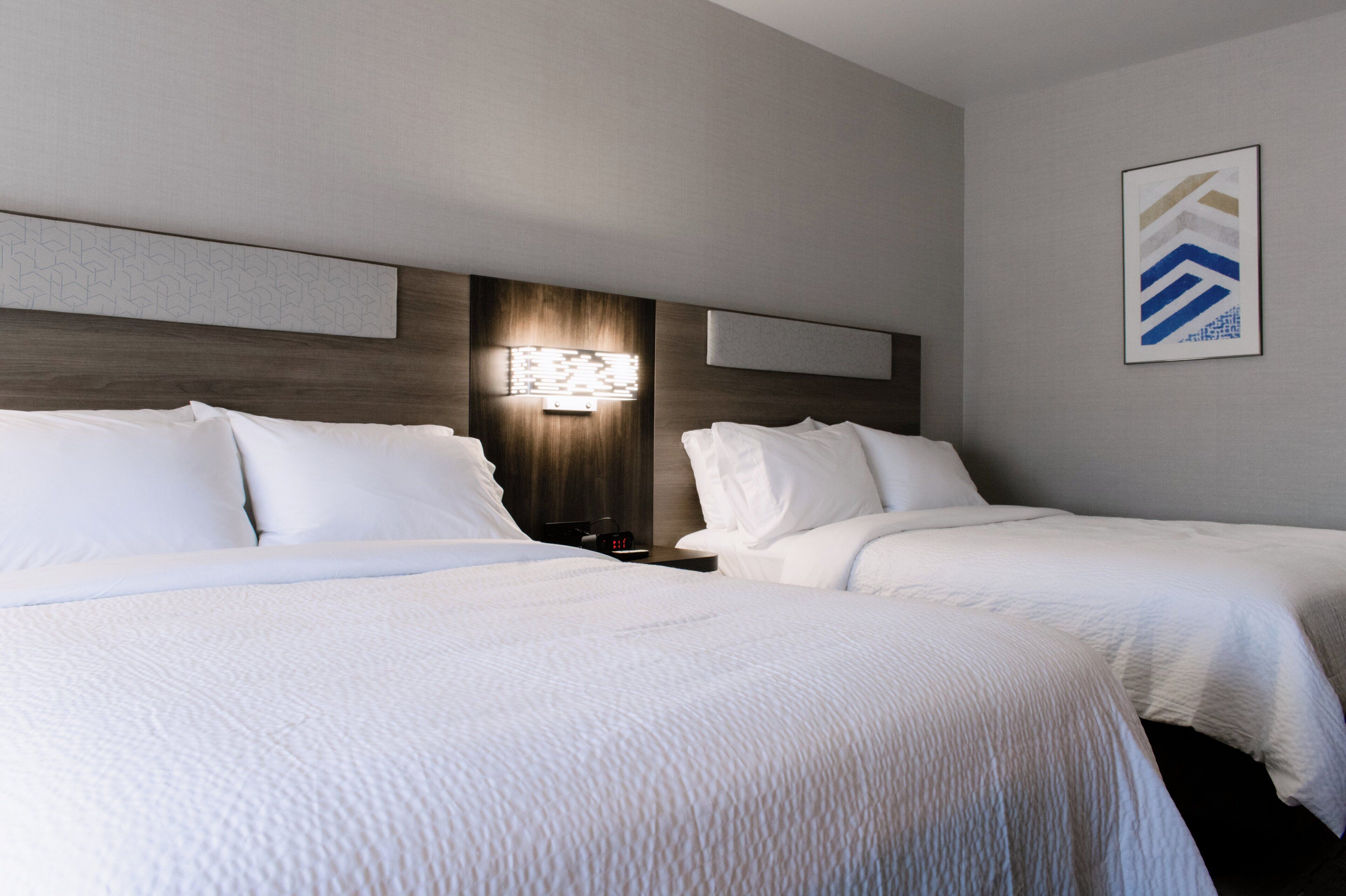 1 bedroom, premium bedding, desk, laptop workspace